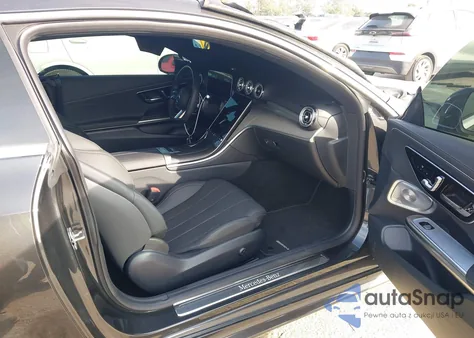 2025 Mercedes-Benz Cle 300 4Matic z USA, uszkodzony, nr VIN W1KMJ4HB6SF057045